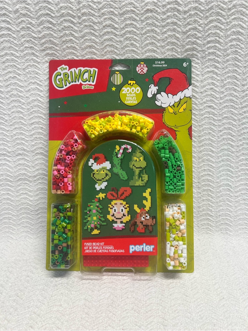 perler / dr suess the grinch fused bead art kit